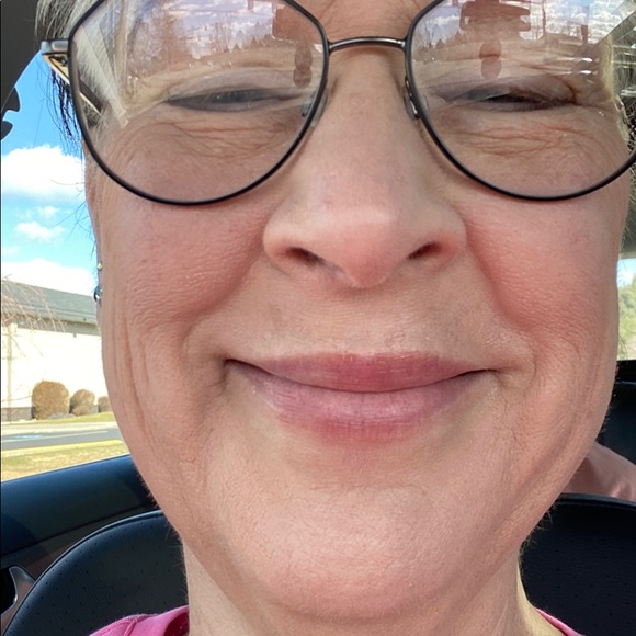 Meet your Posher, Laura - Picture 1 of 1